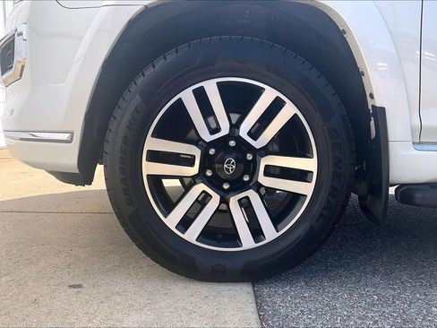 Used 2023 Toyota 4Runner Limited AWD/4WD image 11