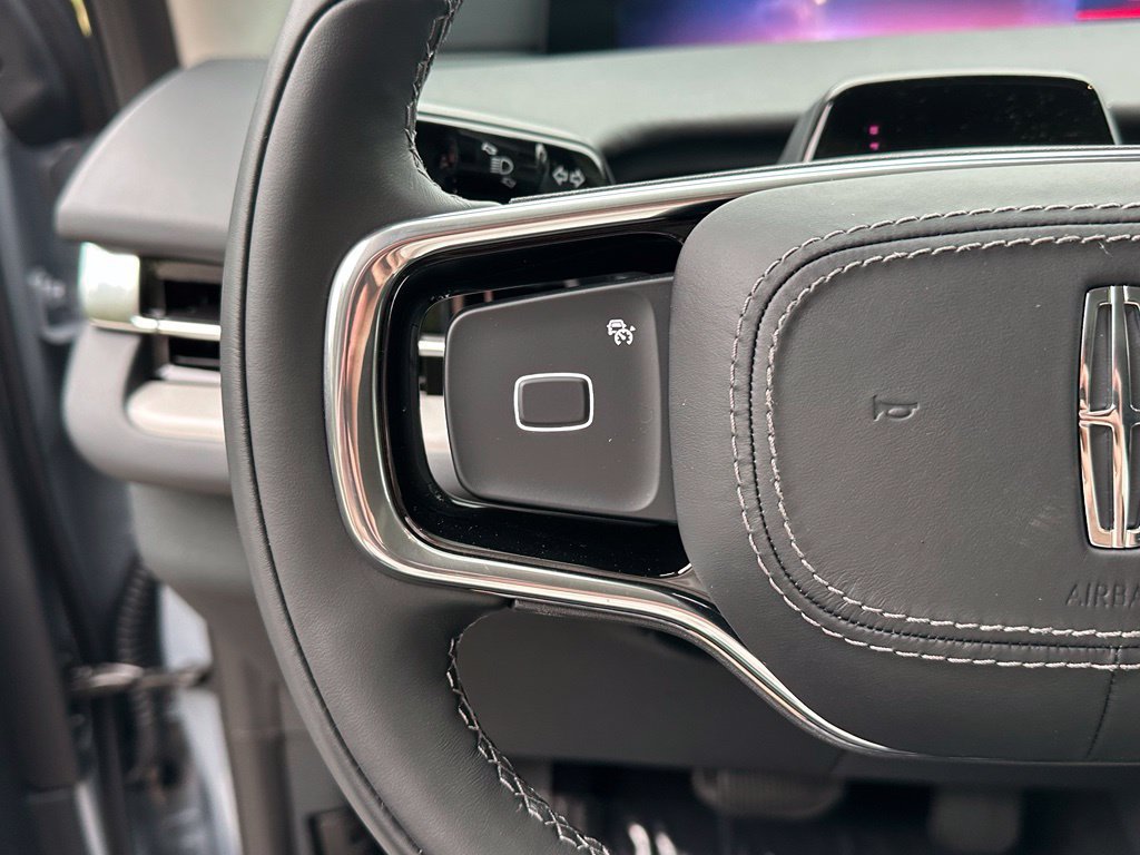 New 2027 Lincoln Navigator Premiere AWD/4WD image 8