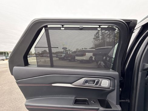 Used 2025 Ford Explorer ST image 27