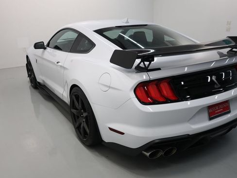Used 2022 Ford Mustang Shelby GT500 w/ Carbon Fiber Track Pack RWD image 70