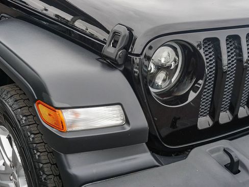 Used 2018 Jeep Wrangler Unlimited Rubicon AWD/4WD image 11