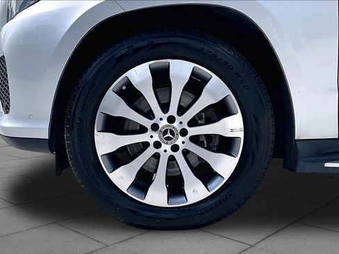 Used 2019 Mercedes-Benz GLS 450 4MATIC image 11