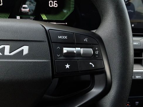 Used 2025 Kia K4 FWD image 35