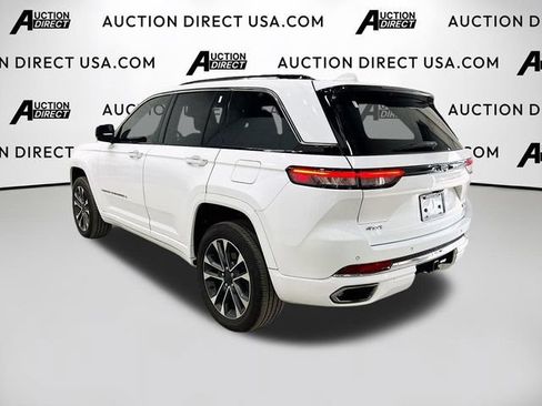 Used 2023 Jeep Grand Cherokee Overland AWD/4WD image 5