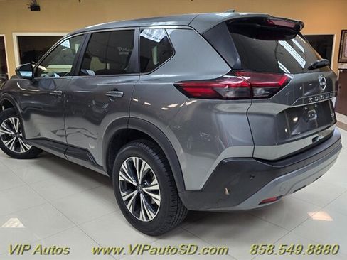 Used 2023 Nissan Rogue SV FWD image 3