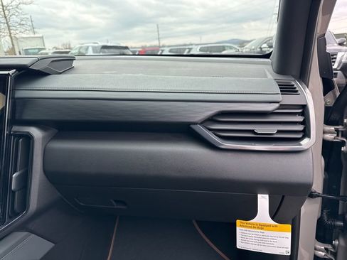 New 2026 GMC Acadia AT4 w/ Luxury Package image 24