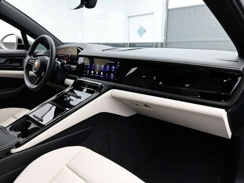 New 2026 Porsche Panamera RWD image 18