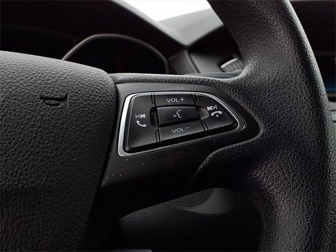 Used 2017 Ford Focus SE image 18
