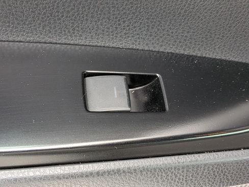 Used 2025 Toyota Camry SE w/ Convenience Package image 28