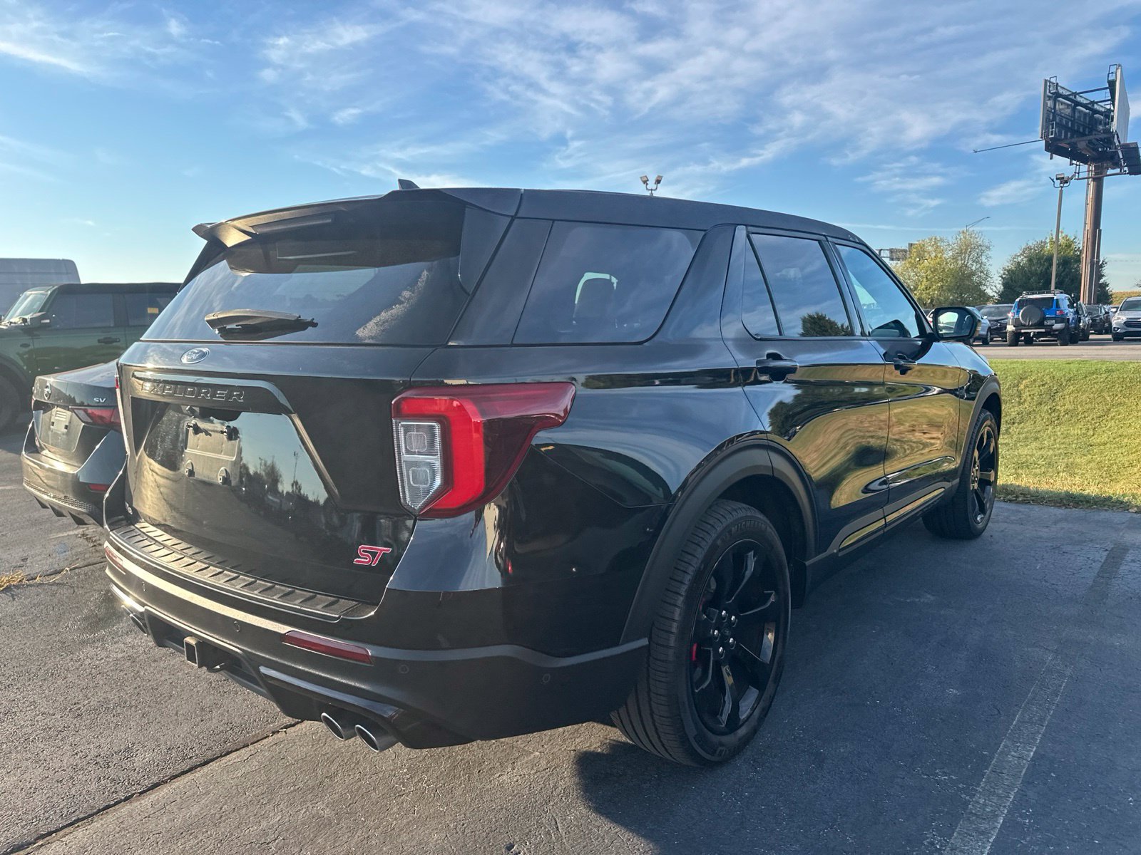Used 2021 Ford Explorer ST w/ Equipment Group 401A AWD/4WD image 3