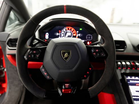 Used 2023 Lamborghini Huracan Sterrato image 29