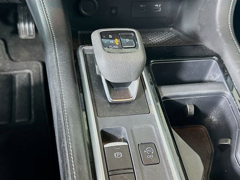 Used 2024 Nissan Pathfinder SL AWD/4WD image 25