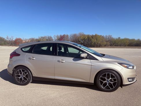 Used 2018 Ford Focus SEL image 30