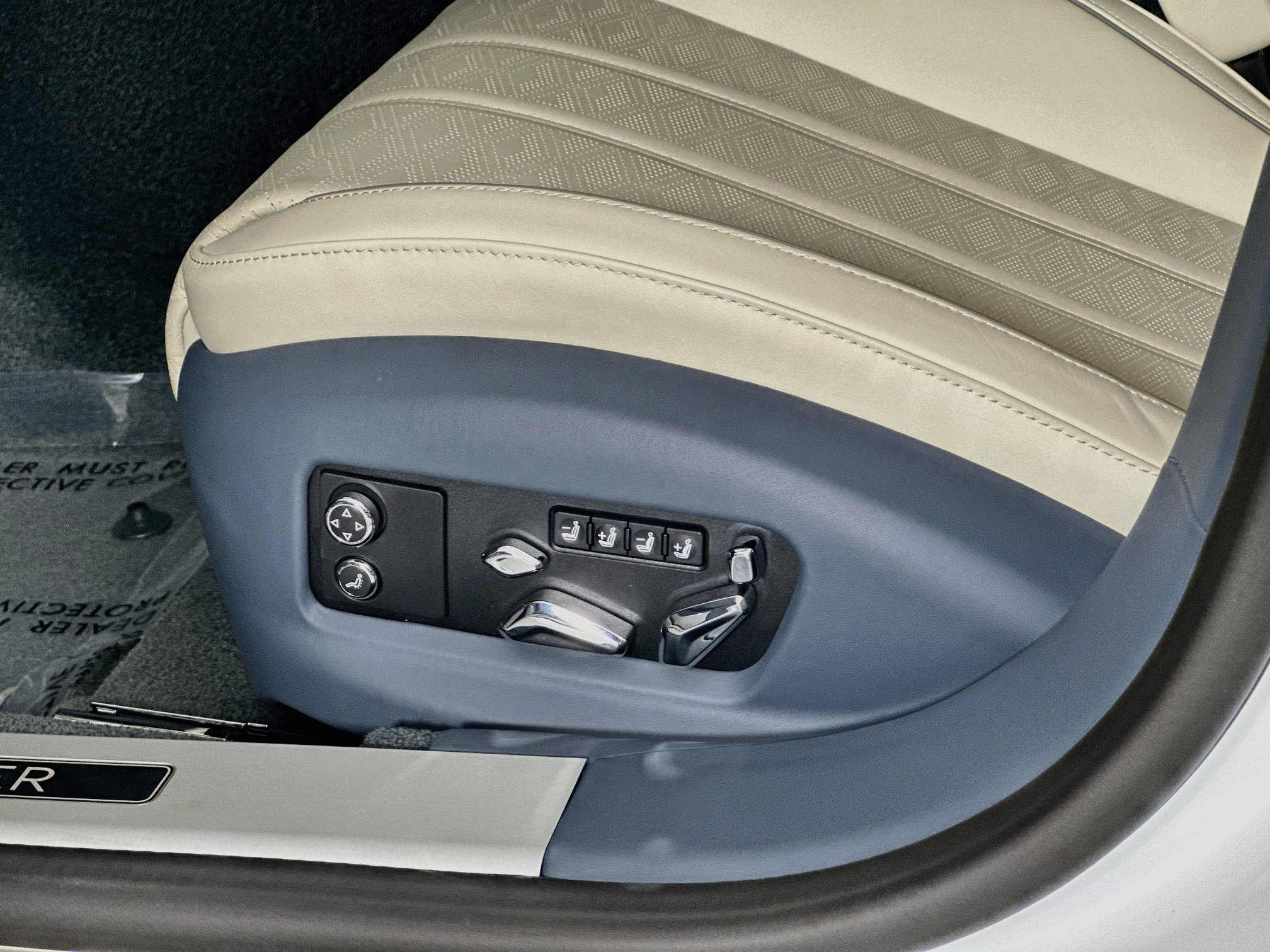 Certified 2025 Bentley Flying Spur Plug-In Hybrid AWD/4WD image 20
