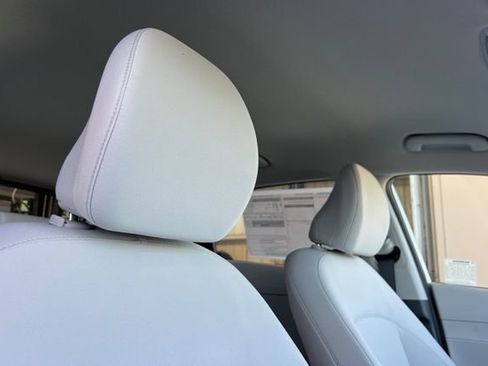New 2027 Hyundai Kona SE FWD image 16