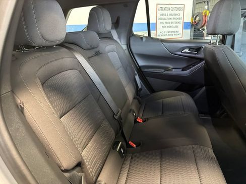 Used 2026 Chevrolet Equinox LT AWD/4WD image 27