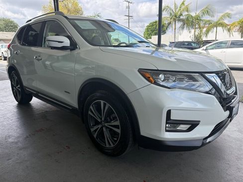 Used 2018 Nissan Rogue SL FWD image 7