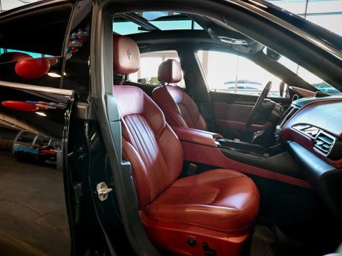 Used 2020 Maserati Levante image 26