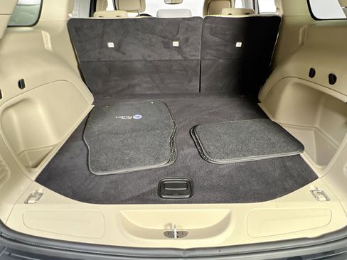 Used 2022 Jeep Grand Cherokee Laredo E image 24