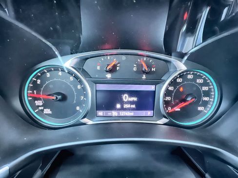 Used 2023 Chevrolet Equinox Premier image 12