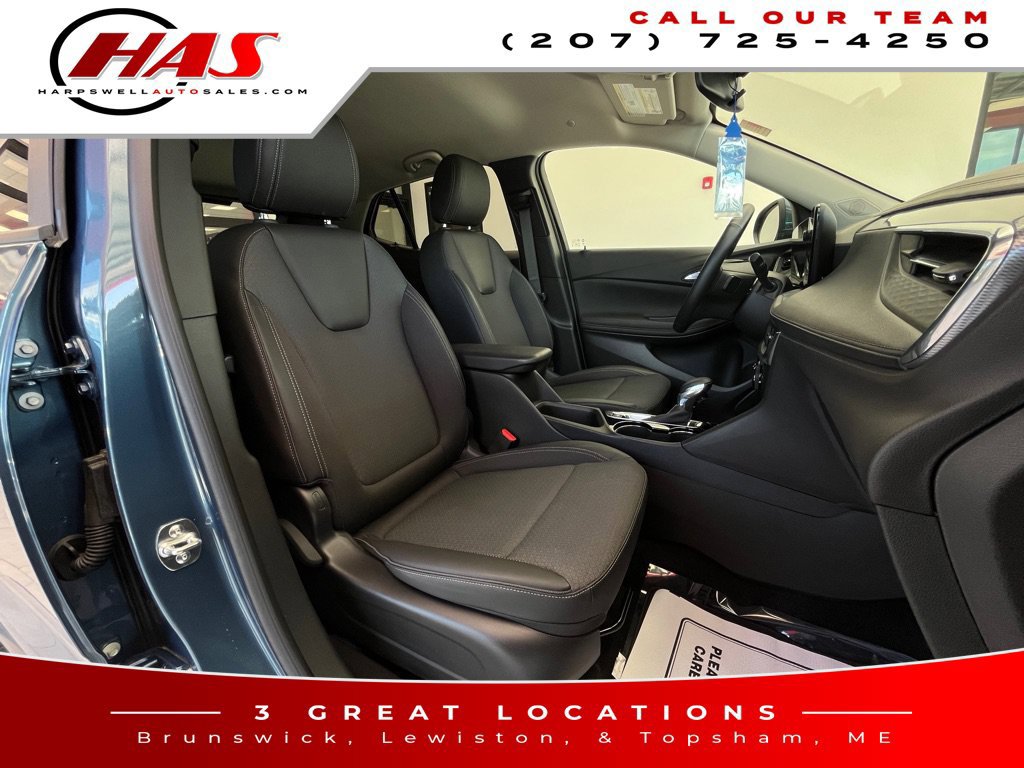 Used 2025 Buick Encore GX Preferred w/ Comfort Package AWD/4WD image 12