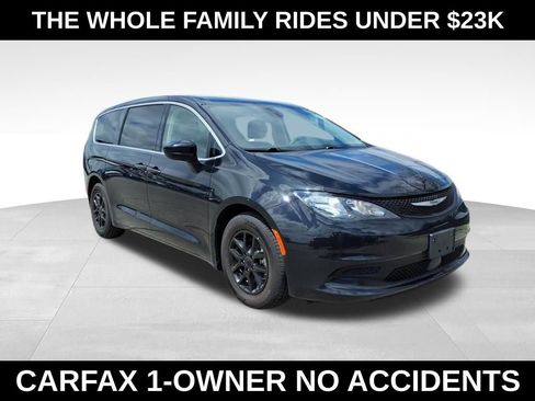 Used 2023 Chrysler Voyager LX FWD image 1