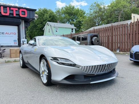 Used 2021 Ferrari Roma RWD image 4