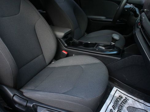 Used 2025 Kia K4 FWD image 26