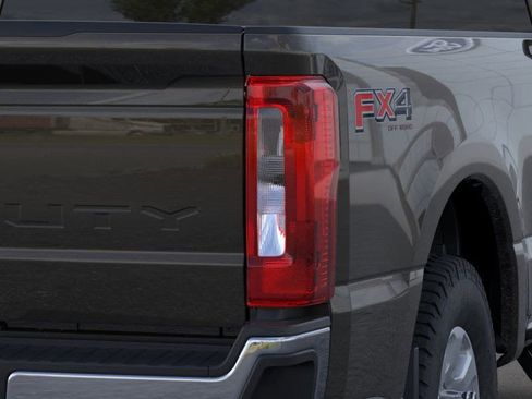 New 2025 Ford F350 XLT w/ FX4 Off-Road Package image 43