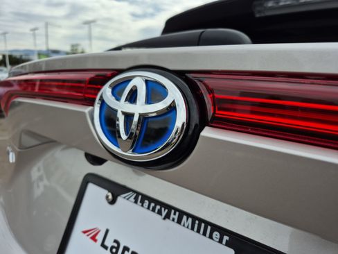 Certified 2023 Toyota Venza LE AWD/4WD image 21