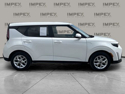Used 2024 Kia Soul LX w/ Option Group 015 image 6