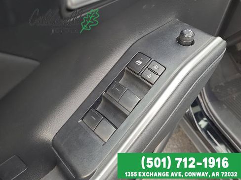 Used 2023 Toyota Highlander XLE image 24