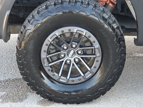 Used 2019 Ford F150 Raptor w/ Equipment Group 802A Luxury image 9