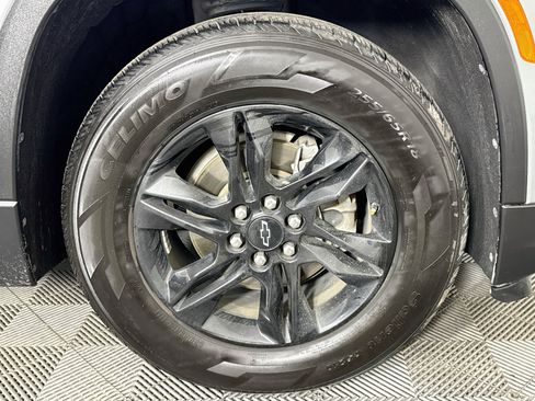 Used 2024 Chevrolet Traverse LS w/ Midnight/Sport Edition FWD image 30