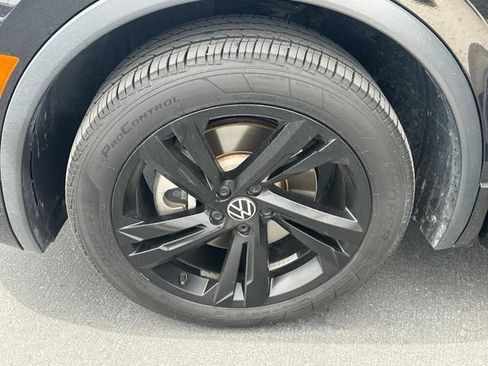 Used 2023 Volkswagen Tiguan SE R-Line AWD/4WD image 14