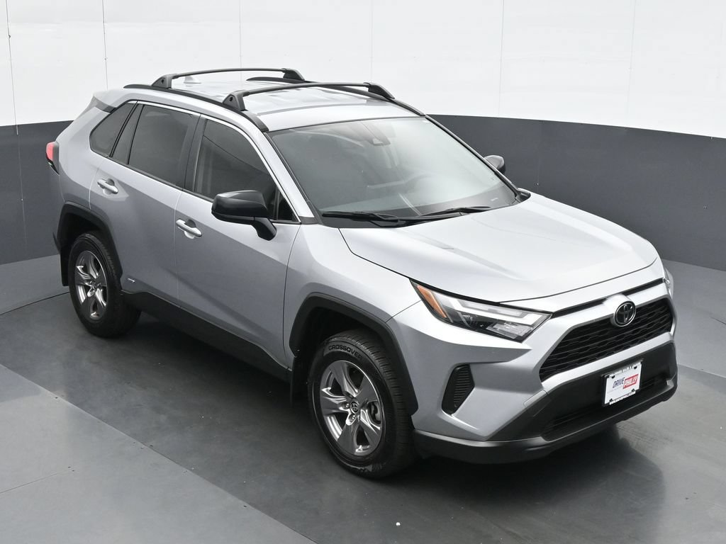 Used 2025 Toyota RAV4 LE AWD/4WD image 24
