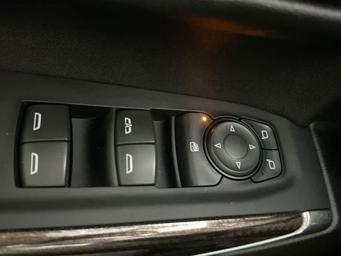 Used 2021 Chevrolet Silverado 1500 LT RWD image 17