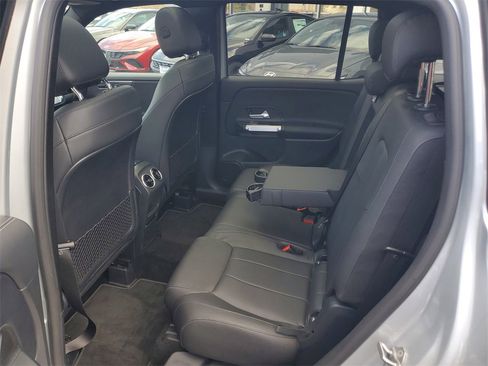 Used 2021 Mercedes-Benz GLB 250 4MATIC w/ Premium Package image 24