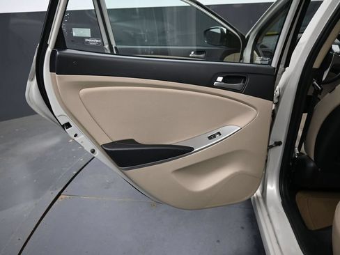 Used 2017 Hyundai Accent SE FWD image 23