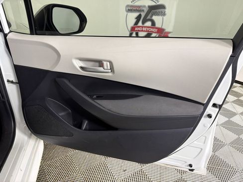 Used 2020 Toyota Corolla LE image 14