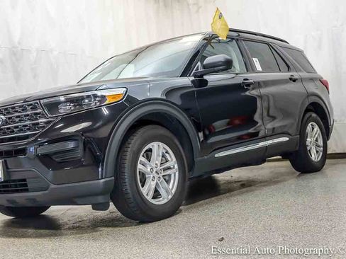 Certified 2023 Ford Explorer XLT w/ Class IV Trailer Tow Package AWD/4WD image 4