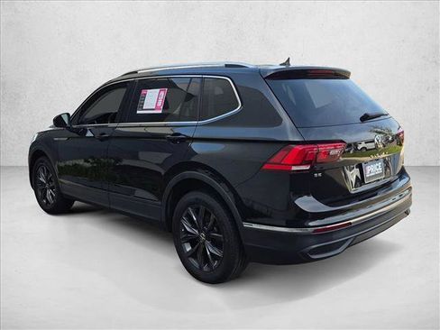 Used 2022 Volkswagen Tiguan SE image 8