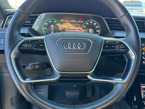 Used 2019 Audi e-tron Prestige w/ Prestige Package image 26