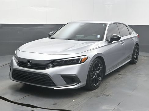 Used 2024 Honda Civic Sport image 4
