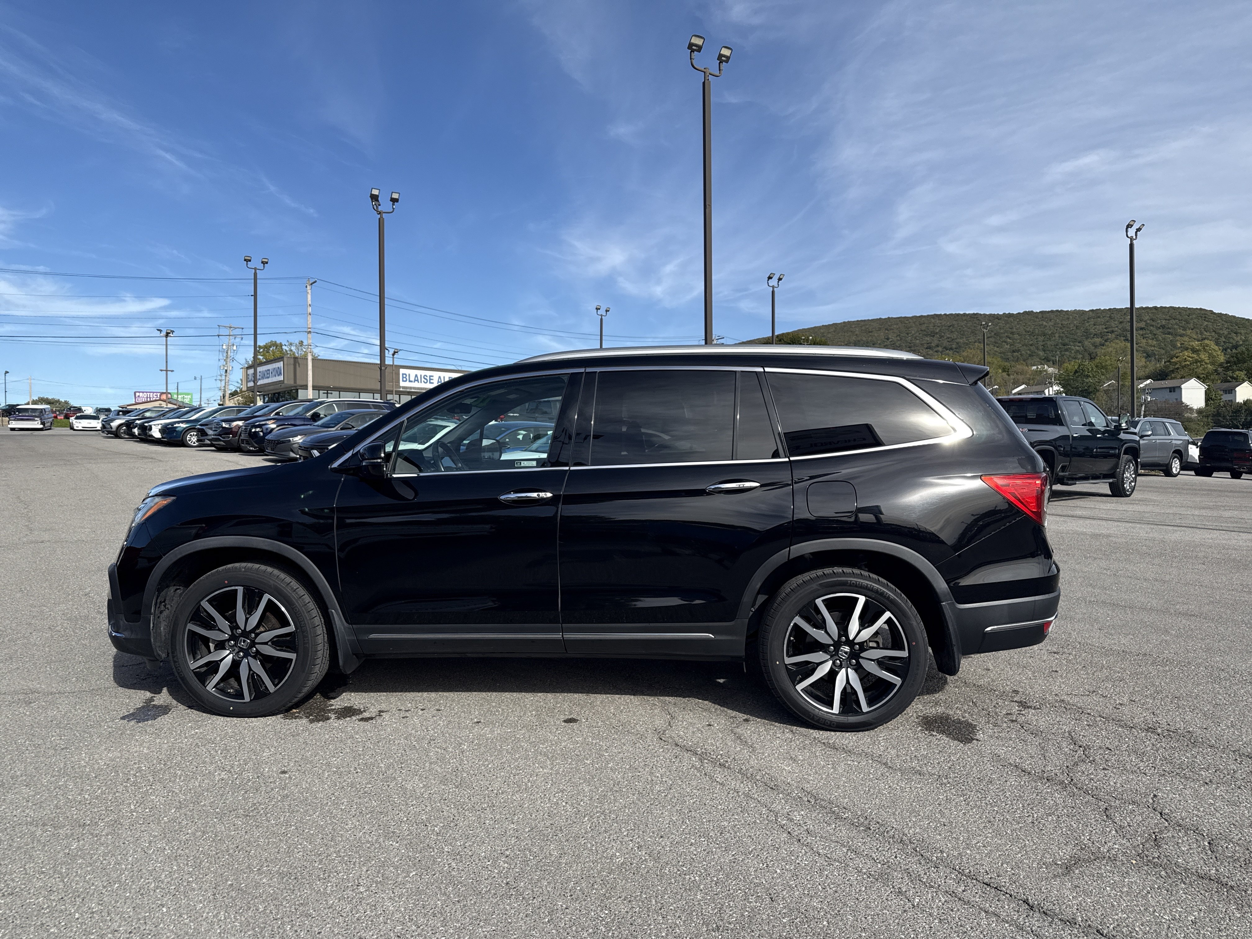Used 2022 Honda Pilot Touring image 8