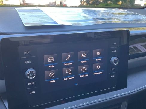 New 2026 Volkswagen Taos SE image 11