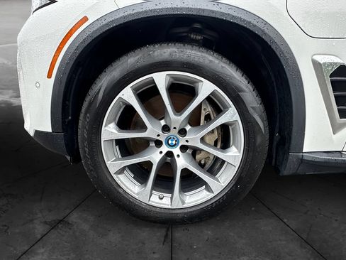 Used 2025 BMW X5 xDrive50e AWD/4WD image 14