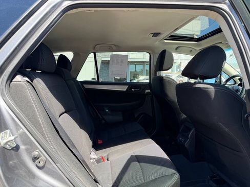 Used 2019 Subaru Outback 2.5i Premium w/ Popular Package #2 AWD/4WD image 12