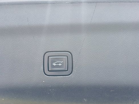 Used 2021 Chevrolet Suburban High Country AWD/4WD image 11