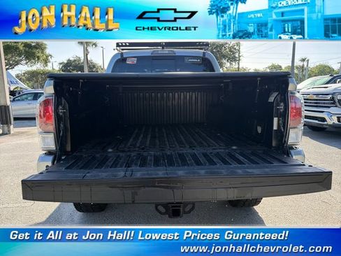 Used 2023 Toyota Tacoma TRD Off-Road w/ TRD Premium Off Road Package AWD/4WD image 10